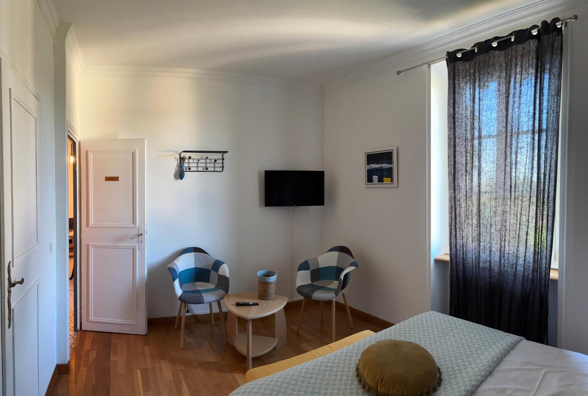 Le Cedre Bleu - Bed & Breakfast