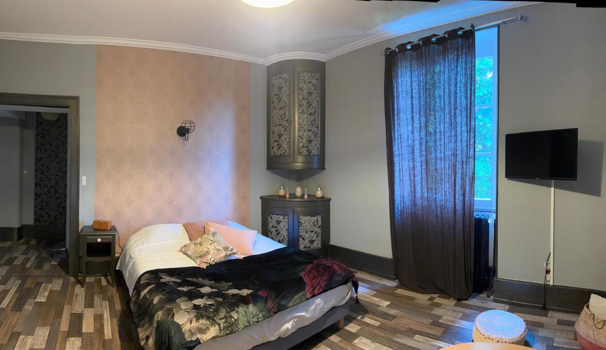 Le Cedre Bleu - Bed & Breakfast Chatenois (Jura)