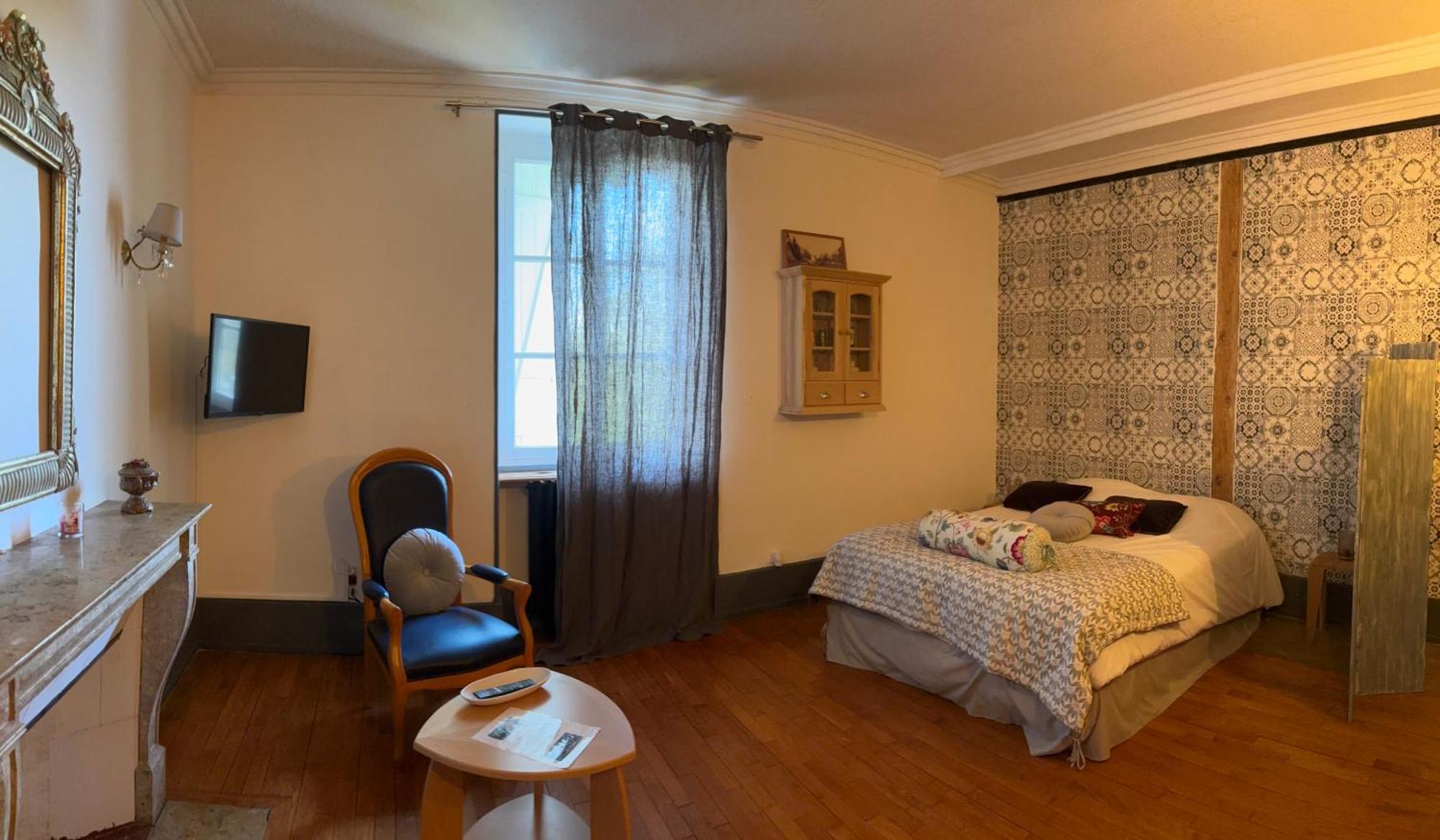 Le Cedre Bleu - Bed & Breakfast Chatenois (Jura)