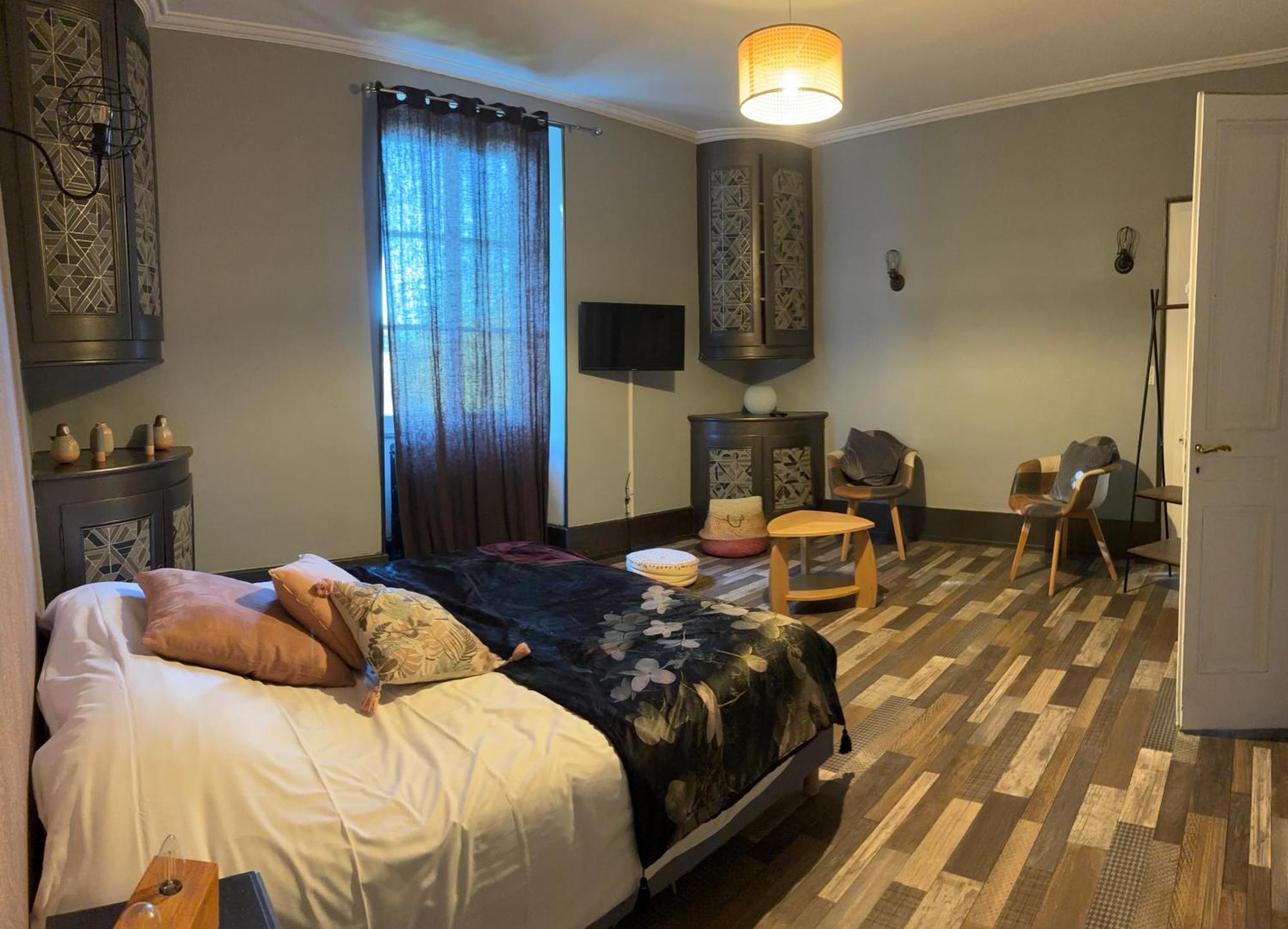 Le Cedre Bleu - Bed & Breakfast Chatenois (Jura)